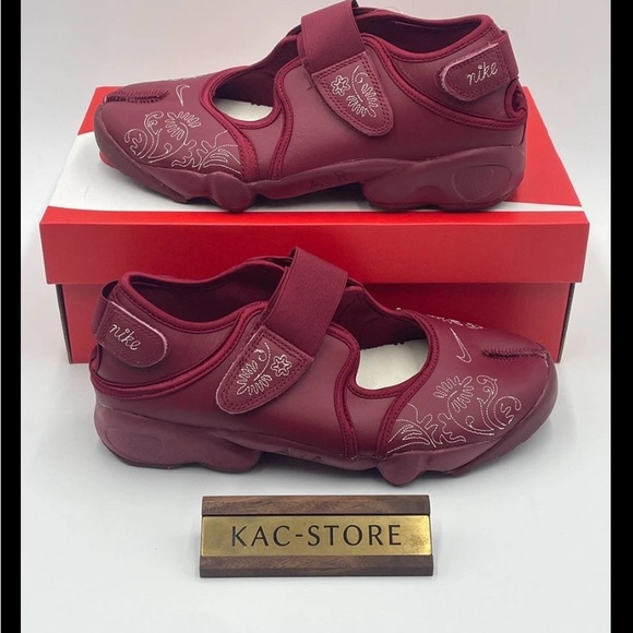 Nike Air Rifts - Picture 2 of 3